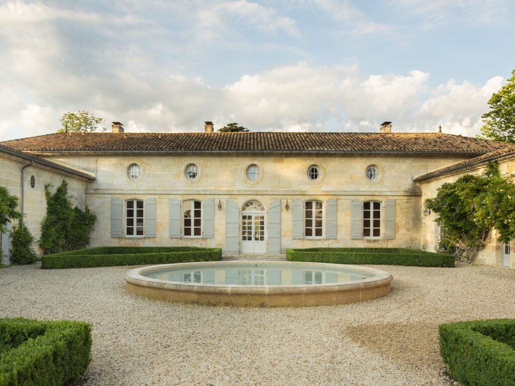 Take-your-time wine tour in Bordeaux, you will visit and taste Château Beauregard