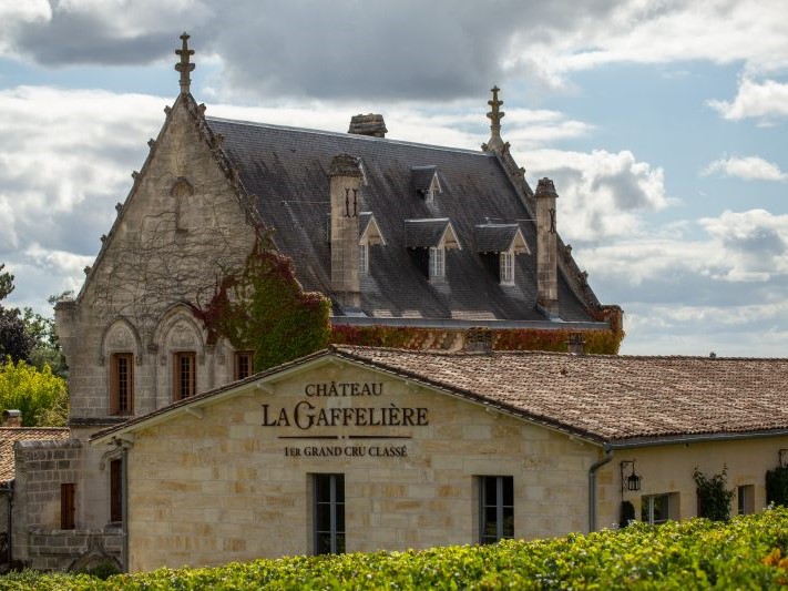 Take-your-time wine tour in Bordeaux, you will visit and taste Château La Gaffelière