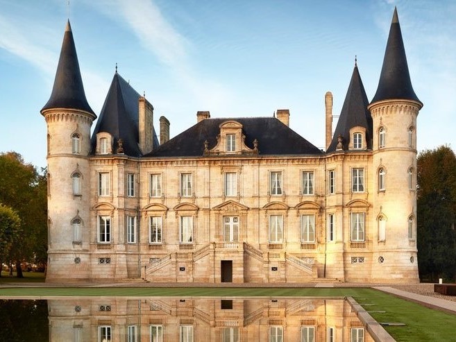 Take-your-time wine tour in Bordeaux, you will visit and taste Château Pichon Baron